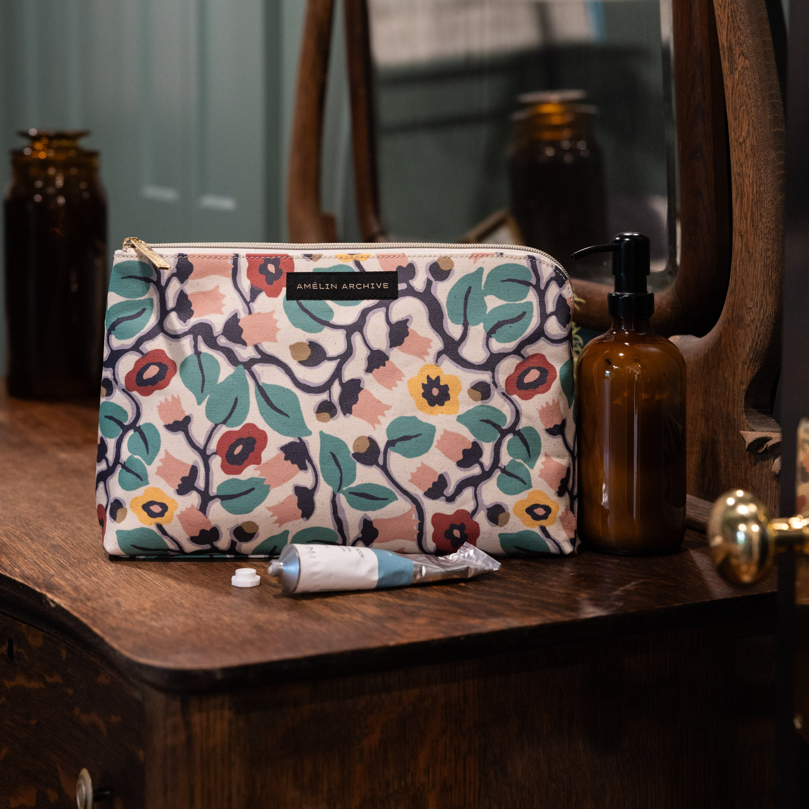 Bloomsbury Large Pouch