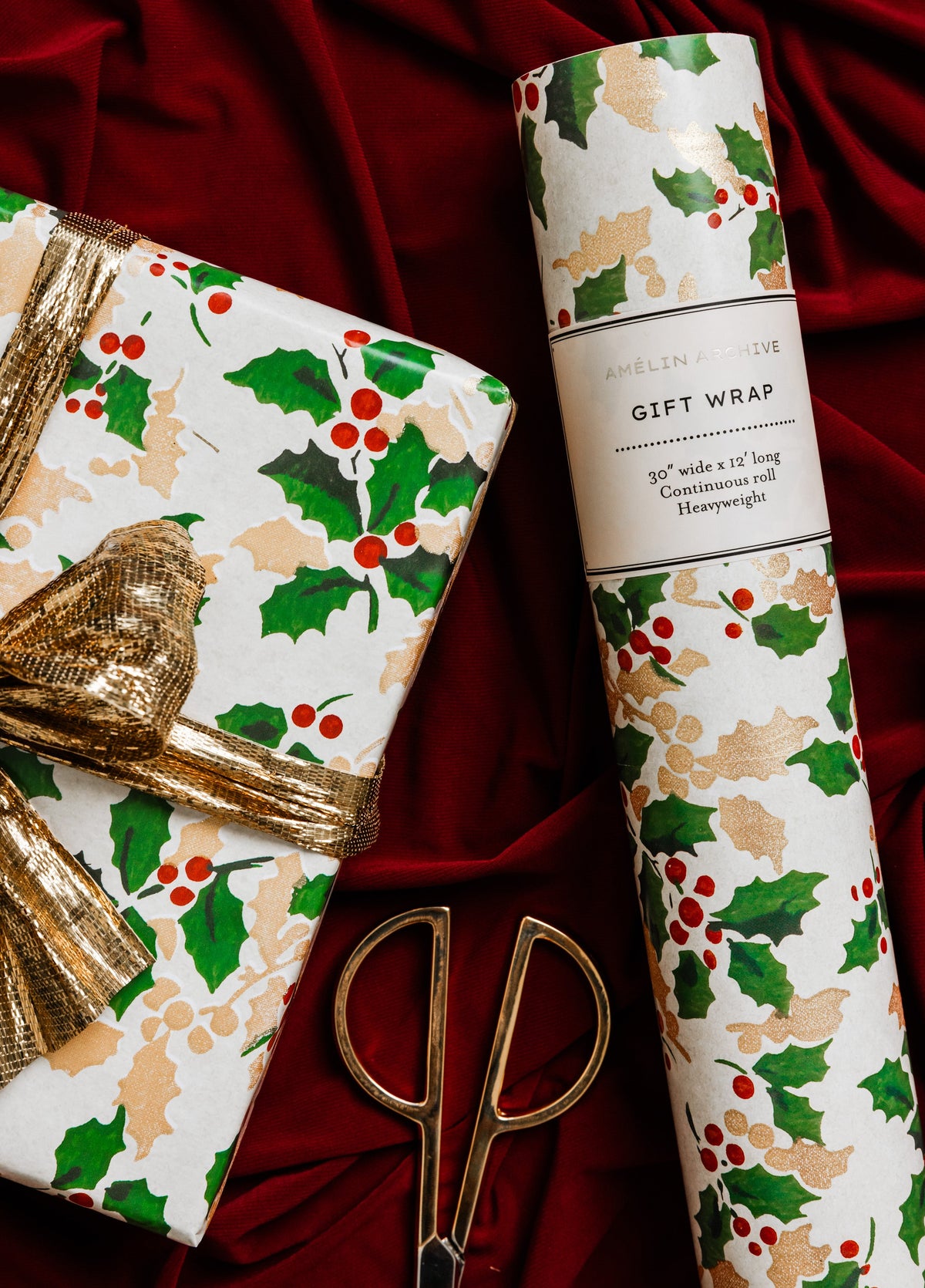 Holly continuous wrapping paper roll